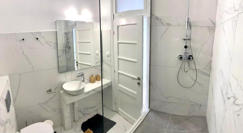 Modern 3Br Maisonette With Garden 10 Min From Acropolis Афіни Екстер'єр фото